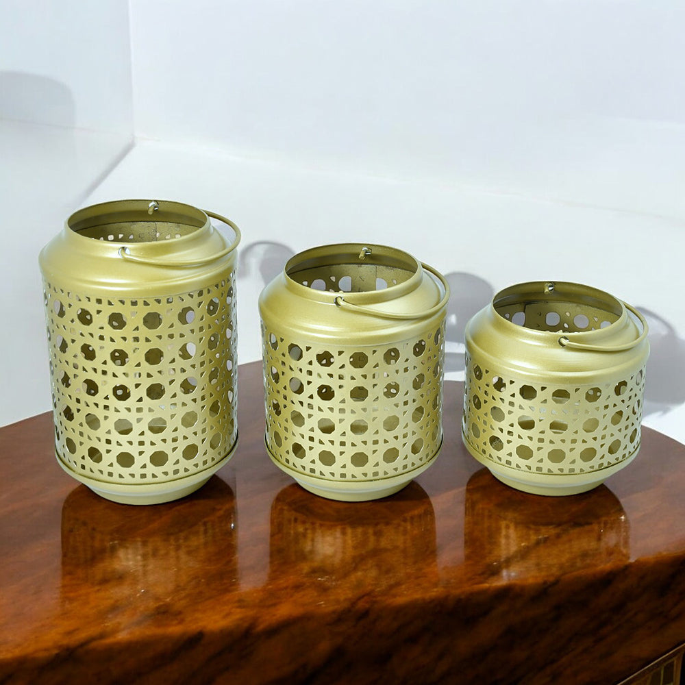 Mango Homes Adorable Jali Lantern Assorted Lantern